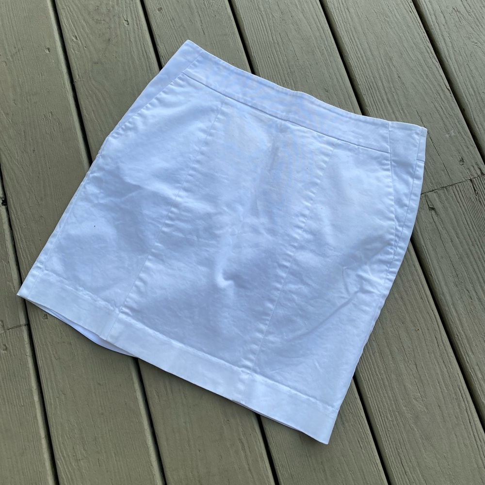 Ann Taylor - (Madison) white pencil knee length skirt, Size: 6